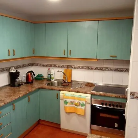 Grande, La Mar Esta 5 Minutos Andando *