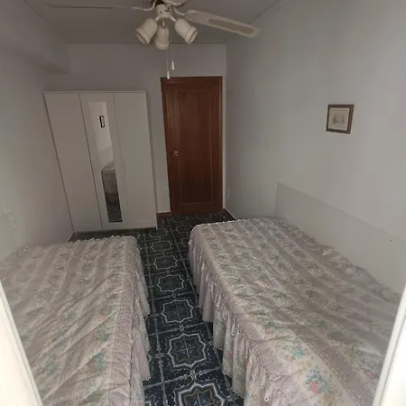 Grande, La Mar Esta 5 Minutos Andando *